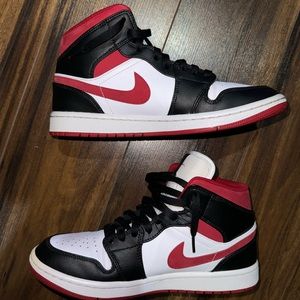 Jordan 1 Mid Gym red black white